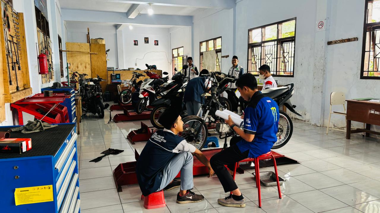 Teknik dan Bisnis Sepeda Motor